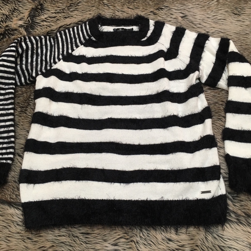 Volcom Women's Need Space Wide Neck Crew Striped Sweater Size XS